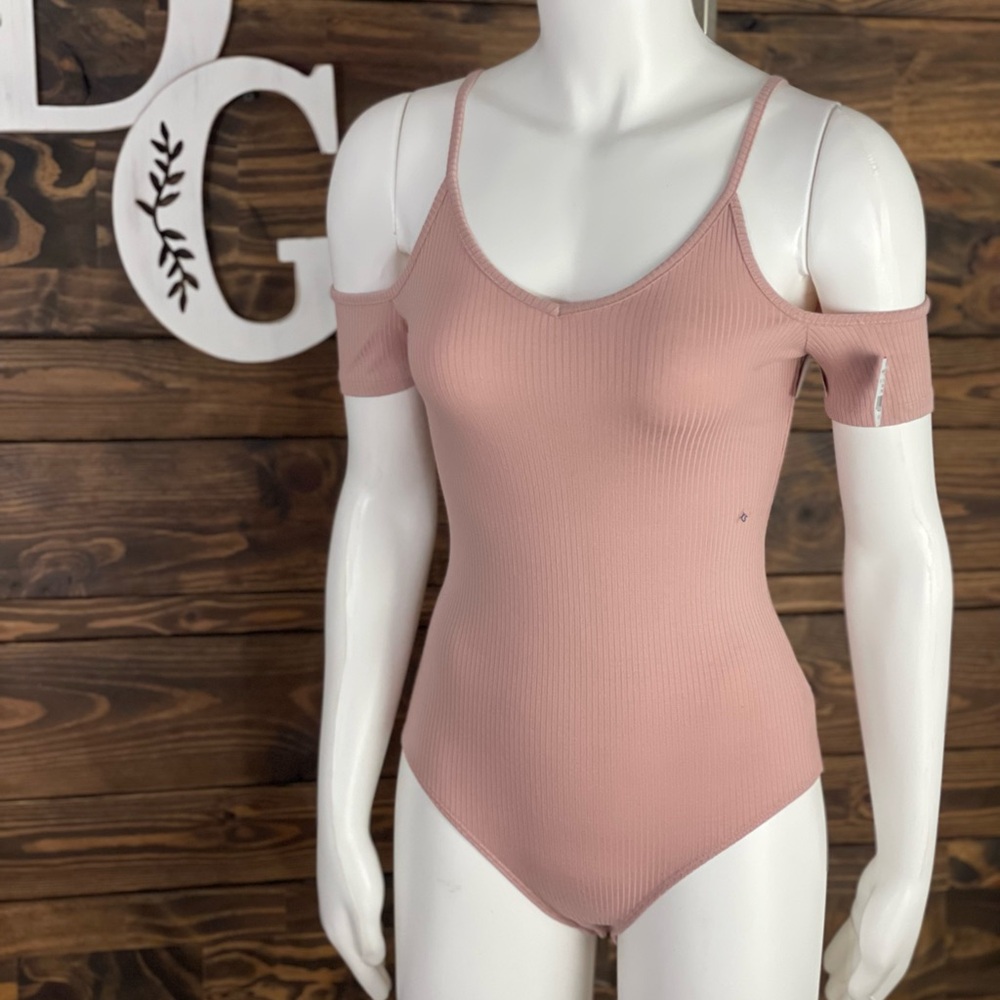 AEO | Ribbed Cold Shoulder Button Snap Bodysuit Dusty Pink Cami Straps